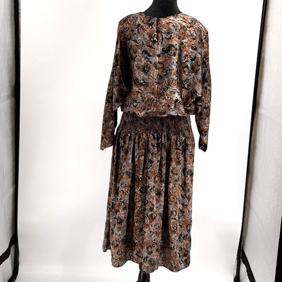 2/$18 SALE! Smocked Satin Dress Size Small Abstract Modest Artsy USA‎ Vintage - Picture 9 of 9